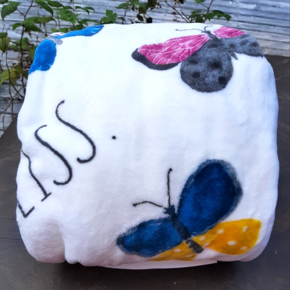 Rae Dunn "Bliss" Soft Plush Throw NWT